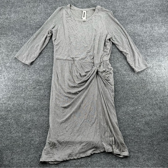Amadi Dress Womens Medium Petite Gray Black Striped‎ Ruched Midi Lined Stretch - Picture 1 of 12